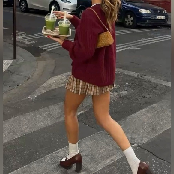 Burgundy knit sweater - Size S- like new - Picture 3 of 4